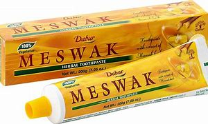 Dabur Meswak Complete Oral Care Toothpaste - 500g (2 x 200g + 1 x100g) | Complete Oral & Gum Care Toothpaste | Contains Pure & Rare Miswak extract | No added Fluoride, Paraben, Triclosan & Formalin